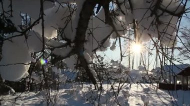 kar üzerinde parlak güneş parlar kapalı alan