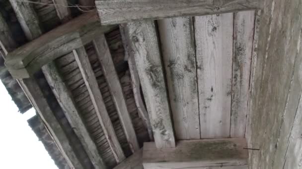 L'ancien toit d'une vieille maison — Video