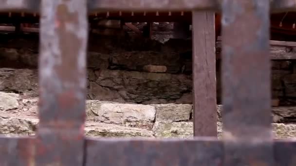 Den stora tegelsten inne i slottet — Stockvideo