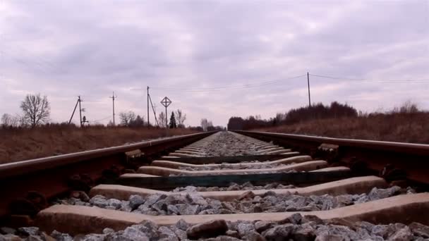 Der Blick auf die Eisenbahn des Zuges — Stockvideo