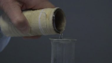 ağır çekim şişe su