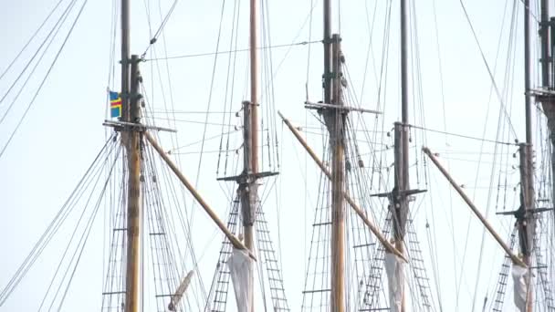 L'énorme bateau sur le port FS700 Odyssey 7Q 