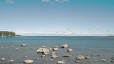 Estonya fs700 odyssey 7q denizde küçük taşlarla