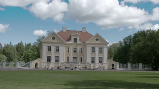 Palmse Estonya fs700 odyssey 7q içinde eski bir manor — Stok video