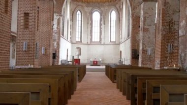 tartu gh4 da büyük bir kilise içinde görünüm