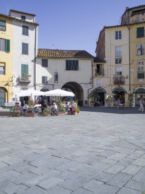 Toskana İtalya piazza anfiteatro mesafesi görünümü