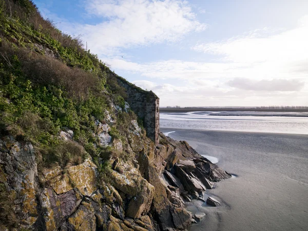 Castello tra le rocce — Foto Stock