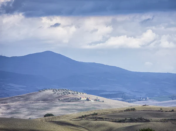 Cordilheira Toscana e campo — Fotografia de Stock