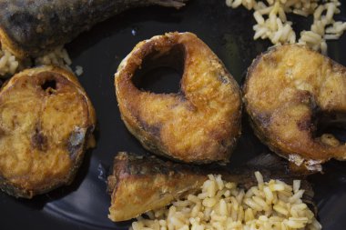 Balık uskumru pirinç