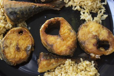 Balık uskumru pirinç