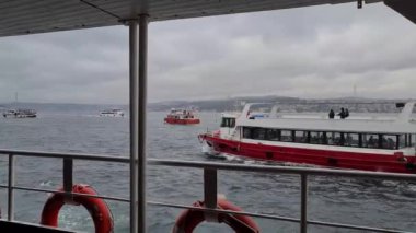 İstanbul Limanı 'nın İstanbul limanından görüntüler, yağmurlu bir gün - İstanbul, Türkiye, 05-01-2022