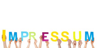 İmpressum tutan eller