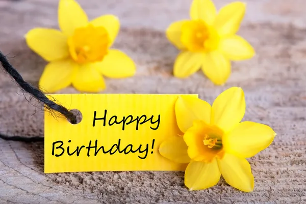Etiqueta amarela com feliz aniversário — Fotografia de Stock