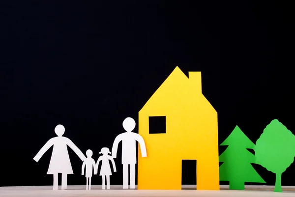 Family in front of their House — Stock Photo, Image