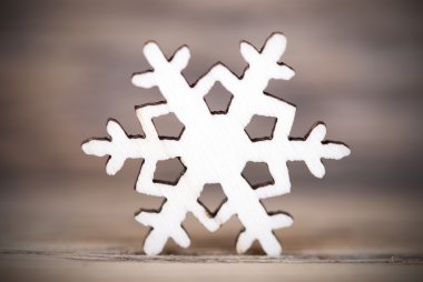 kar tanesi üzerinde ahşap II