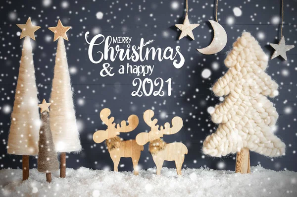 Drzewo, łoś, księżyc, gwiazdy, śnieg, tekst Wesołych Świąt i szczęśliwych 2021, płatki śniegu — Zdjęcie stockowe