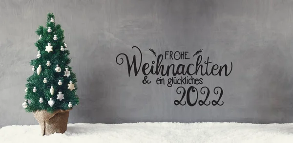Χριστουγεννιάτικο δέντρο, ασημένια μπάλα, χιόνι, Glueckliches 2022 μέσα Happ 2022 — Φωτογραφία Αρχείου