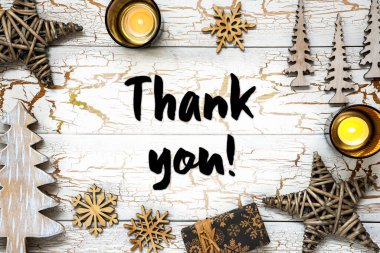 Mum, Ağaç, Kar Tanesi, Yıldızlar ve Hediye Gibi Noel süslemeleri ile Beyaz Tahta Vintage Noel Arkaplanı. İngilizce metni olan Rustik Kart Teşekkürler.