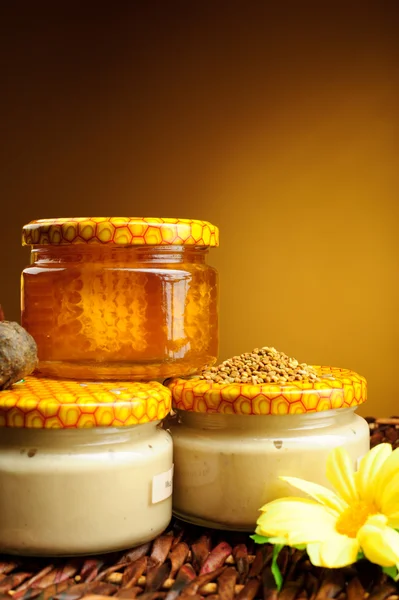 Miel en frasco —  Fotos de Stock