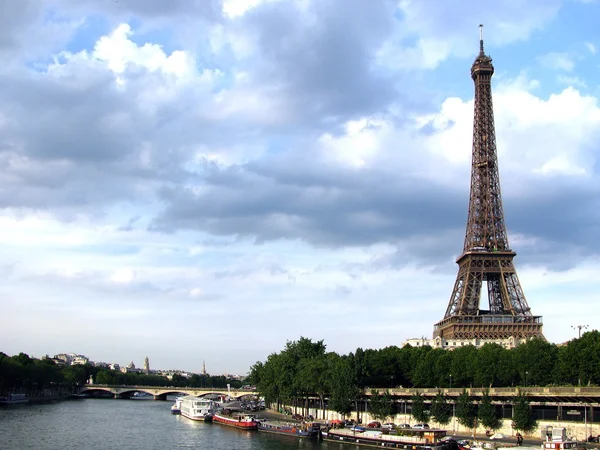 Eiffel Tower river — Stock Photo, Image