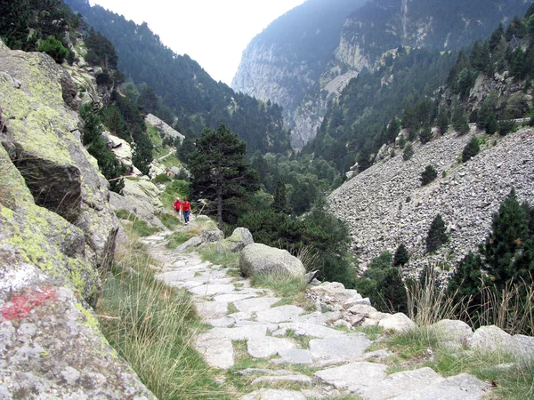 Trekking in Val de Nuria — Stock Photo, Image