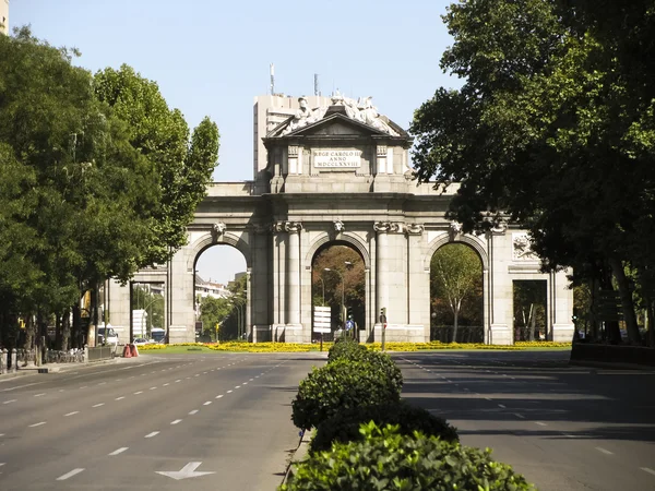 O monumento da independência em Madrid Espanha . — Fotografia de Stock