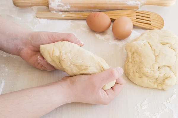 Sütőipari tészta előkészítése — Stock Fotó