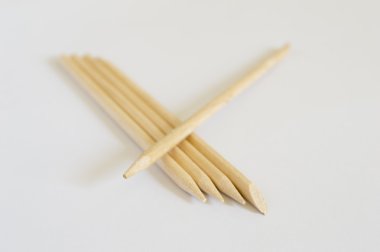 Beyaz arka plan portakal sopa üzerinde kütikül tacir