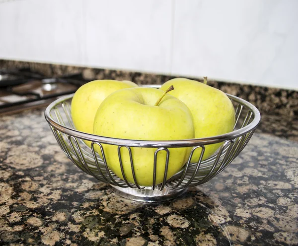 Bowl of green applesn green — Stock Photo, Image