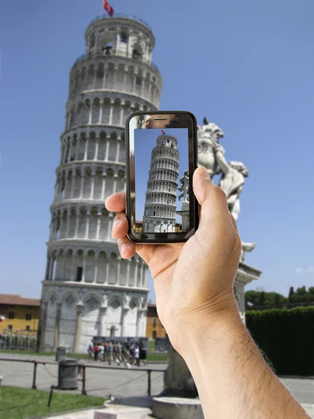 pisa Kulesi, kameralı cep telefonu kadar turist tutar