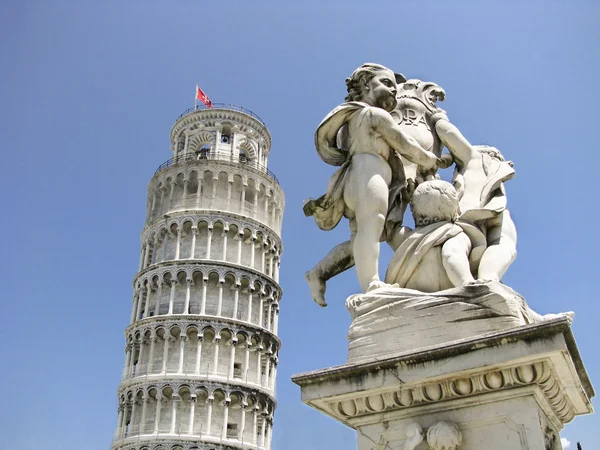 Torre inclinada de Pisa na Itália — Fotografia de Stock