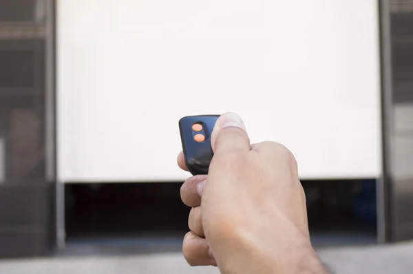 Mando a distancia con la puerta abierta — Foto de Stock