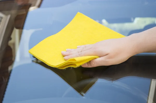 Sprzątanie Szkło samochodowe — Zdjęcie stockowe