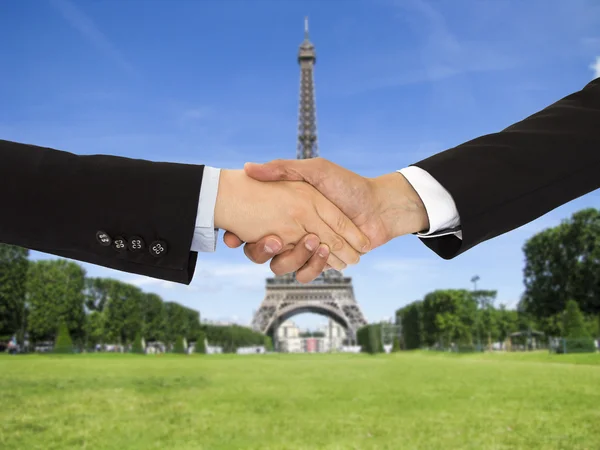 Closing a deal in Paris — Stock Photo, Image