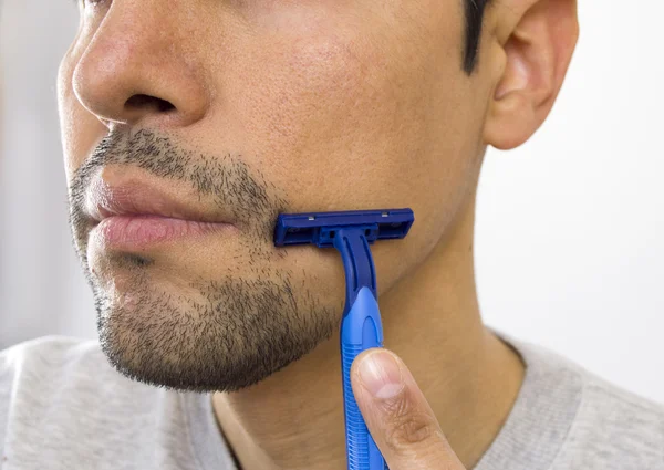 Man shaving — Stock Photo, Image