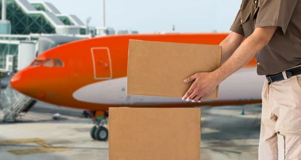 Transporte Serviço de entrega de encomendas aéreas — Fotografia de Stock