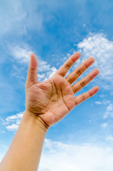 푸른 하늘 손 — 스톡 사진