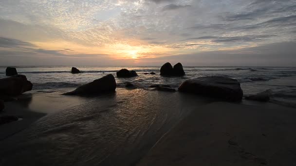 Blick auf den Strand am Morgen — Stockvideo