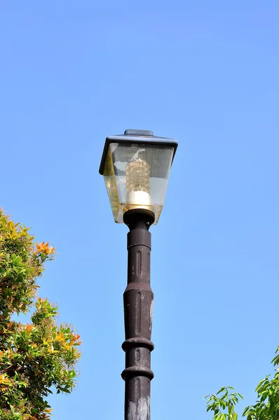 Eski tarzda sokak lambası — Stok fotoğraf