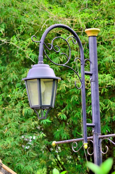 Lampadaire dans l'ancien style — Photo