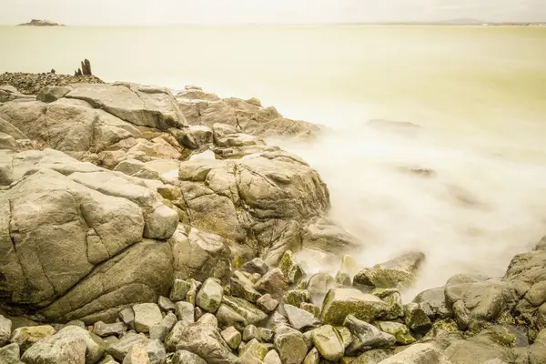 Rock seashore close to Cape Town — Stock Photo, Image