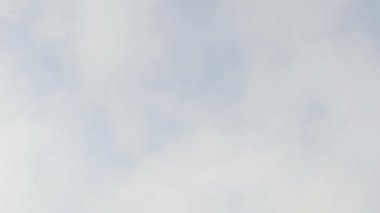 Hareket eden bulutlar