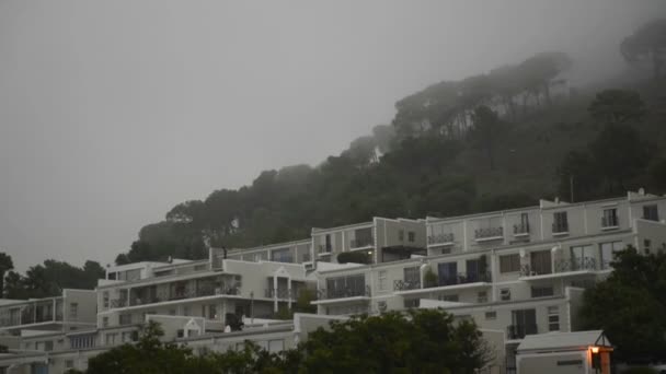 Lluvia en la ciudad — Vídeos de Stock