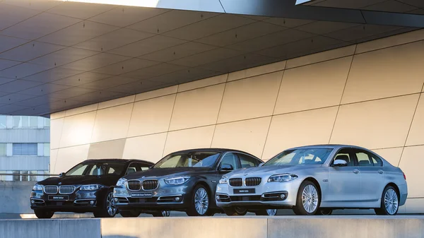 Nuova collezione di potenti business class BMW 535 e family class — Foto Stock