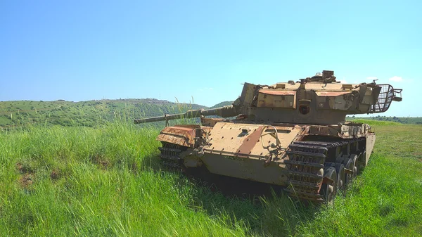 Ancien char israélien Centurion Shot Kal sur les hauteurs du Golan — Photo