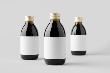 Soğuk demlenmiş kahve şişesi, boş etiketli maket..