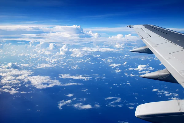 Utsikt från flygplansfönstret — Stockfoto