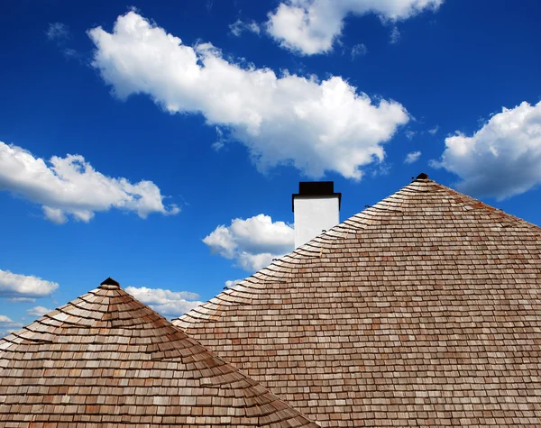 Roof of wooden shingles — Stock Photo, Image