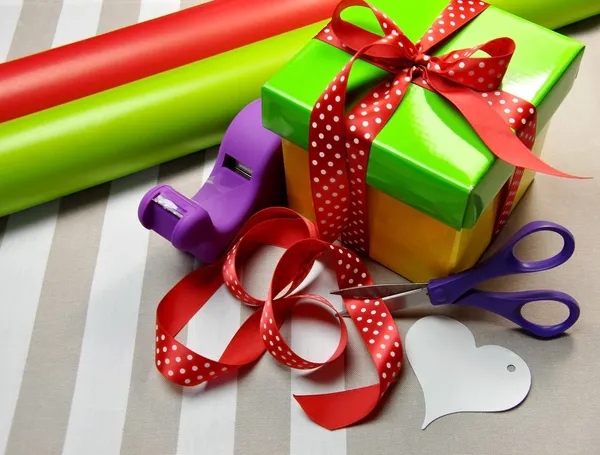 Avvolgimento regalo colorato — Foto Stock