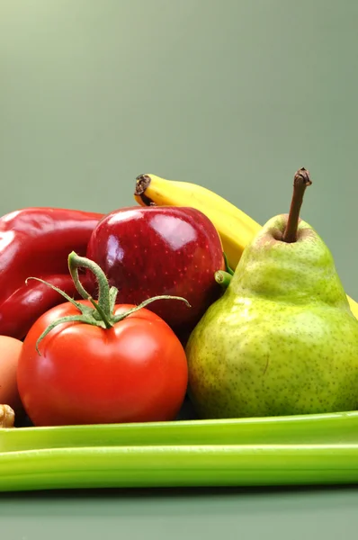 Cibo sano - Frutta e verdura Primo piano (Verticale ) — Foto Stock